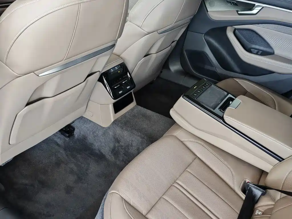 Audi A6L — миниатюра 7