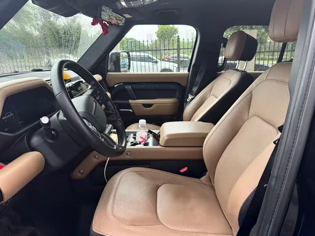 Land Rover Defender — миниатюра 7