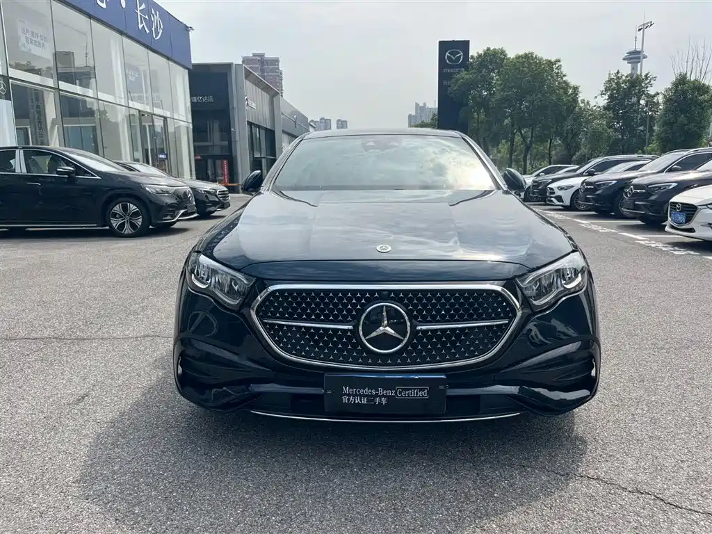 Mercedes-Benz E-Class — миниатюра 2