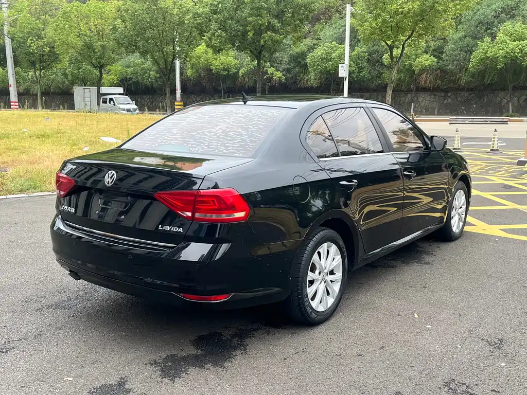 Volkswagen Lavida — миниатюра 6