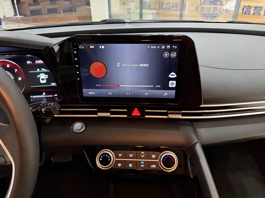 Hyundai Elantra — миниатюра 14