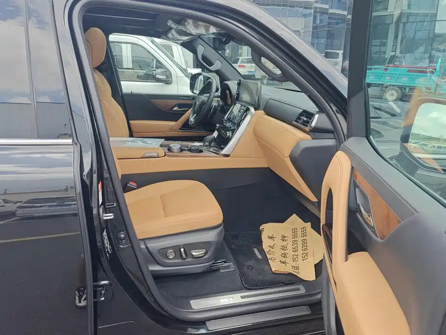 Lexus LX — миниатюра 8