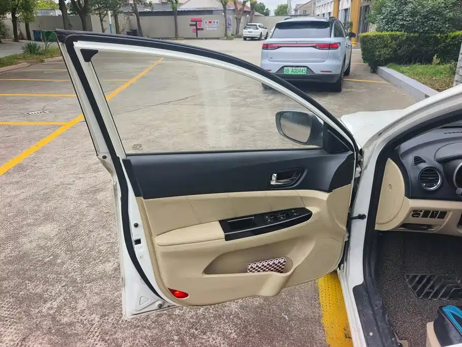 Changan Eado — миниатюра 7