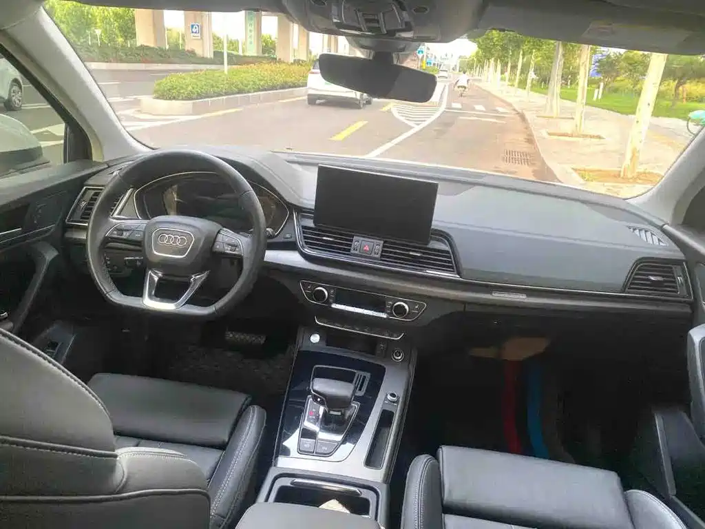 Audi Q5L — миниатюра 2