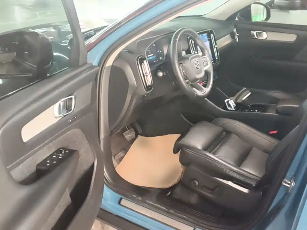 Volvo XC40 — миниатюра 16
