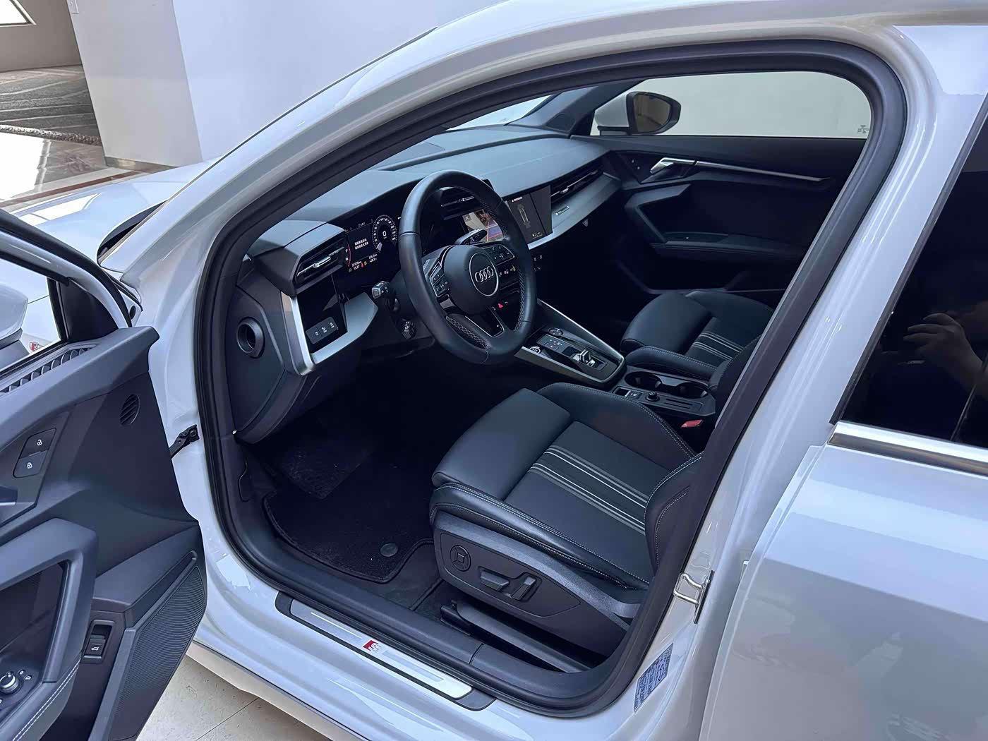 Audi A3 1.4 л 2023 г. Белый, пробег 27000 км