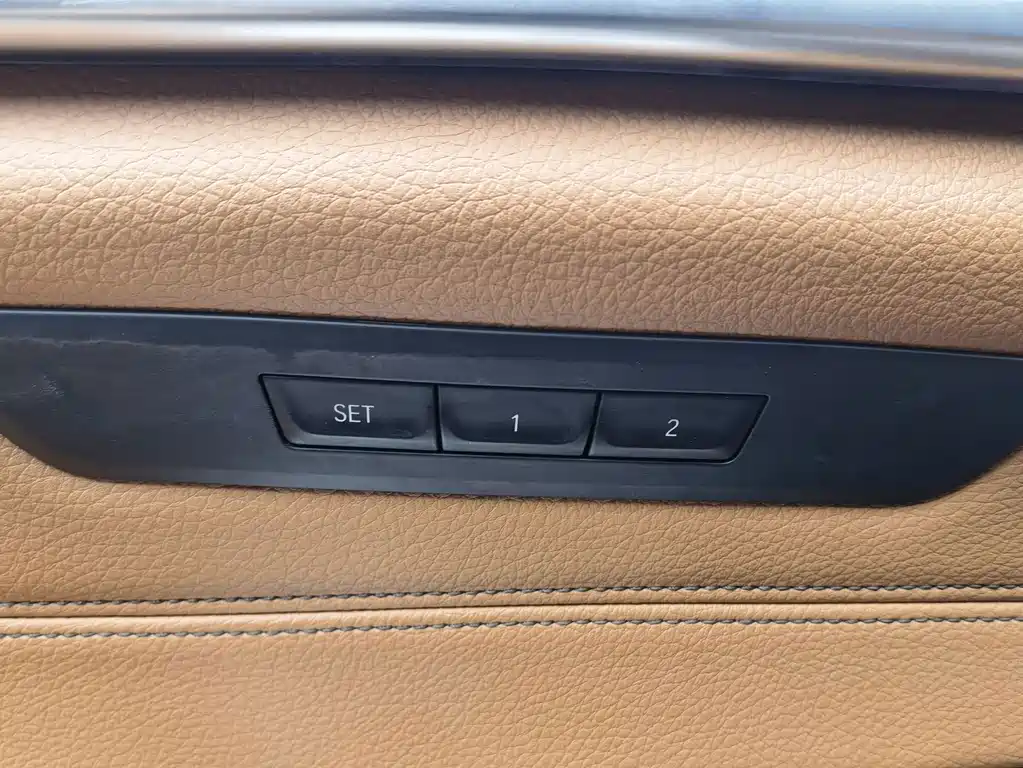 BMW 5 Series — миниатюра 16
