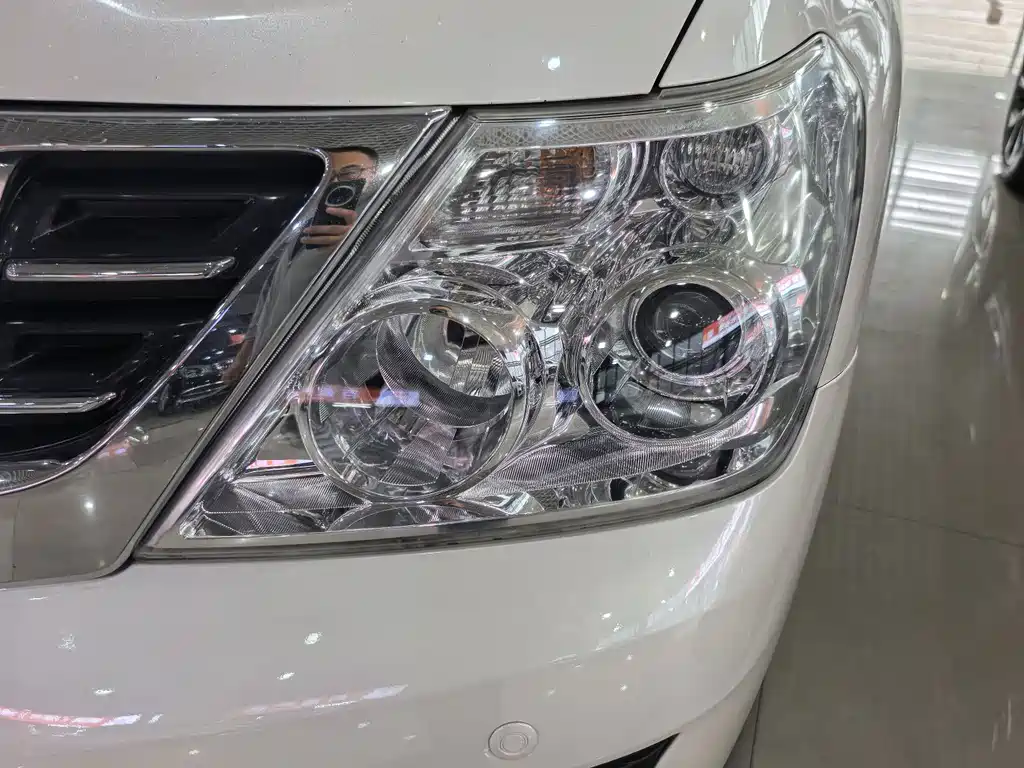 Nissan Patrol — миниатюра 10