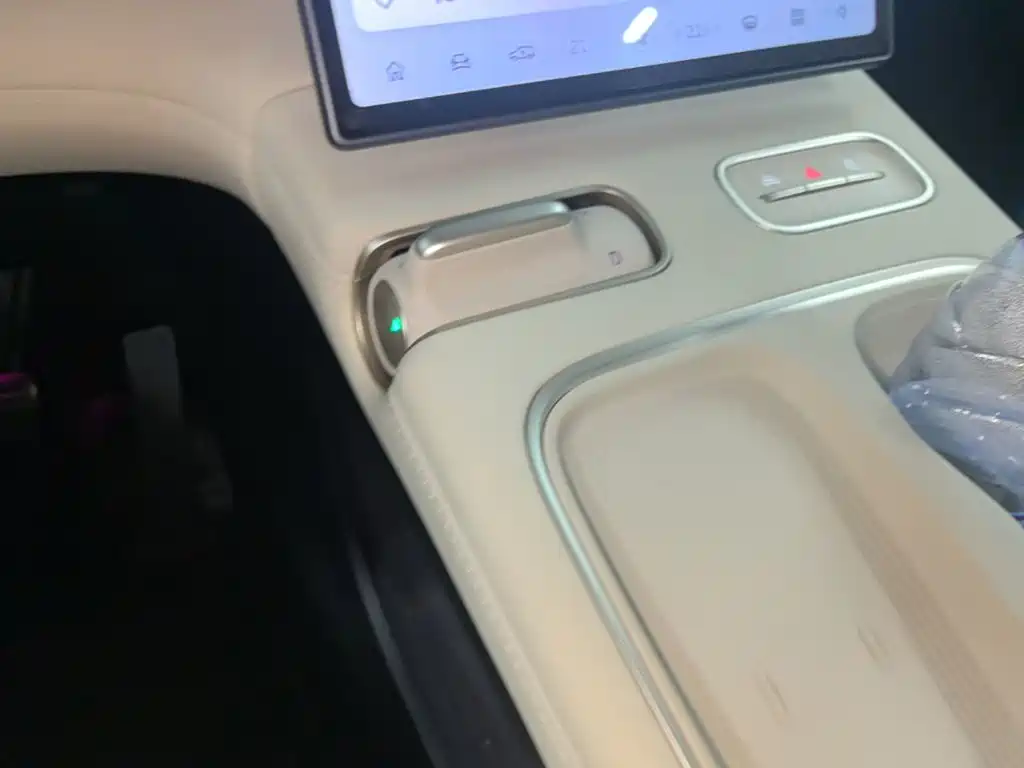 NIO ES6 — миниатюра 14