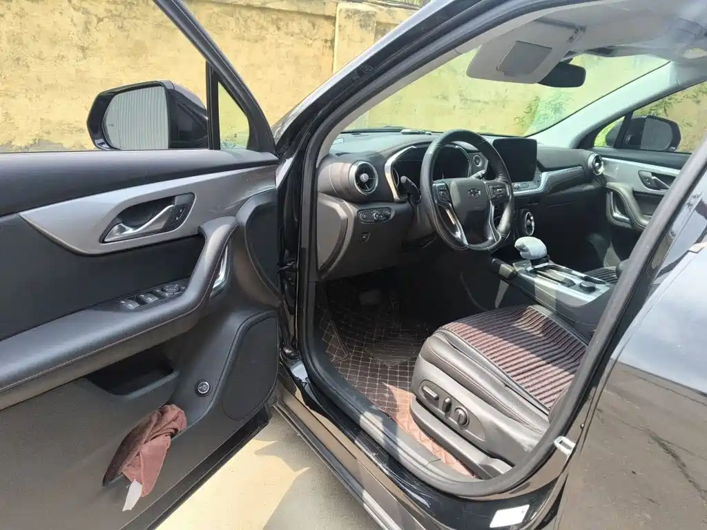 Chevrolet Blazer — миниатюра 17