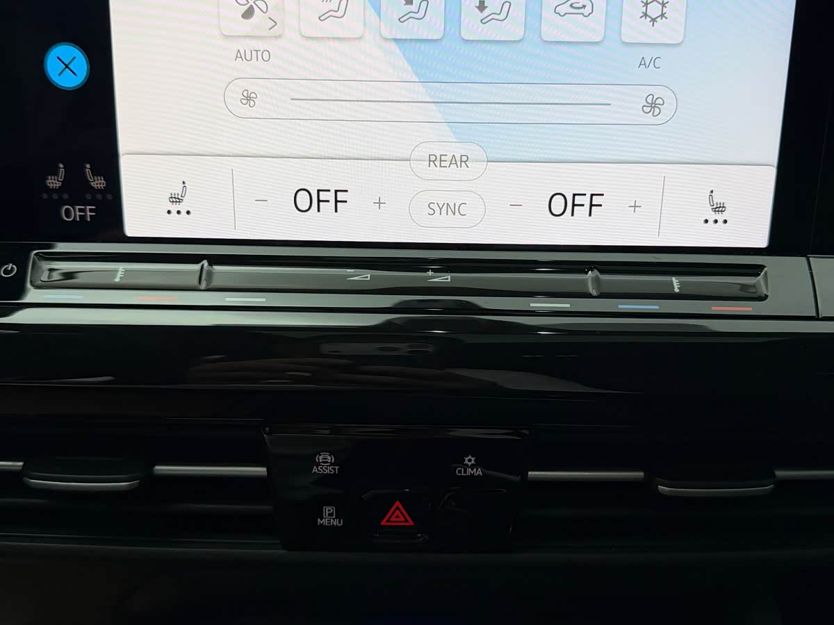 Volkswagen Golf 1.4 л 2022 г. Чёрный, пробег 19000 км