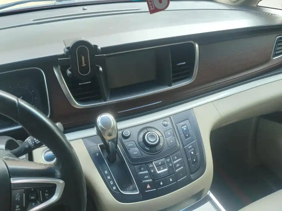 Buick GL8 — миниатюра 13