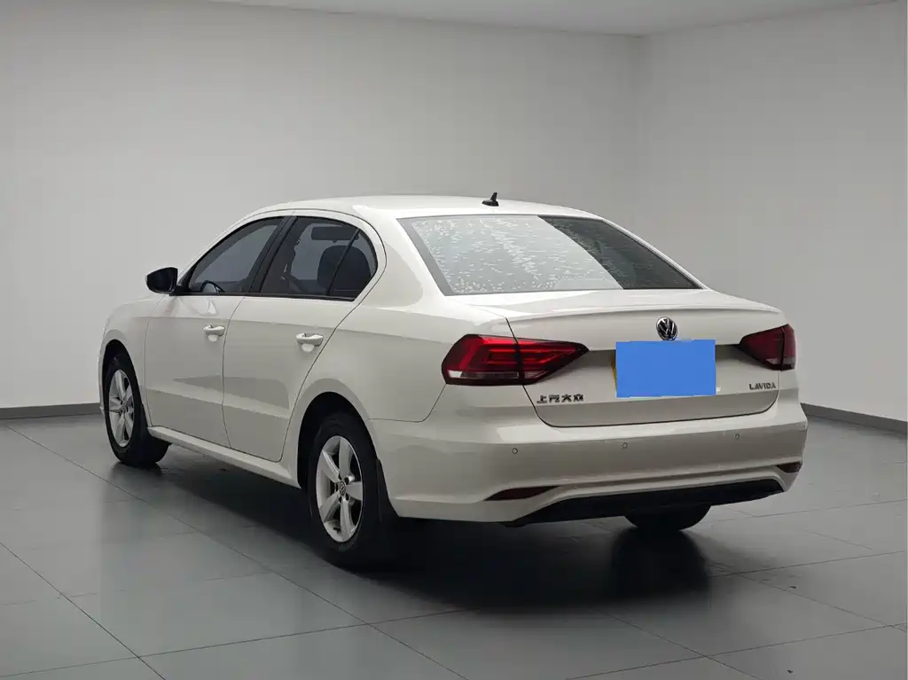 Volkswagen Lavida — миниатюра 6