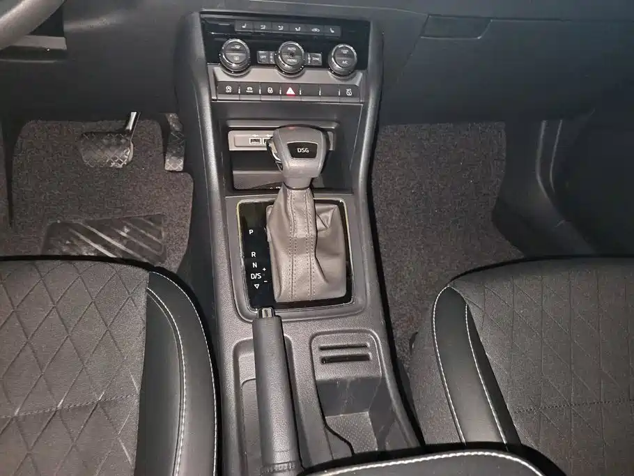 Skoda Karoq — миниатюра 16