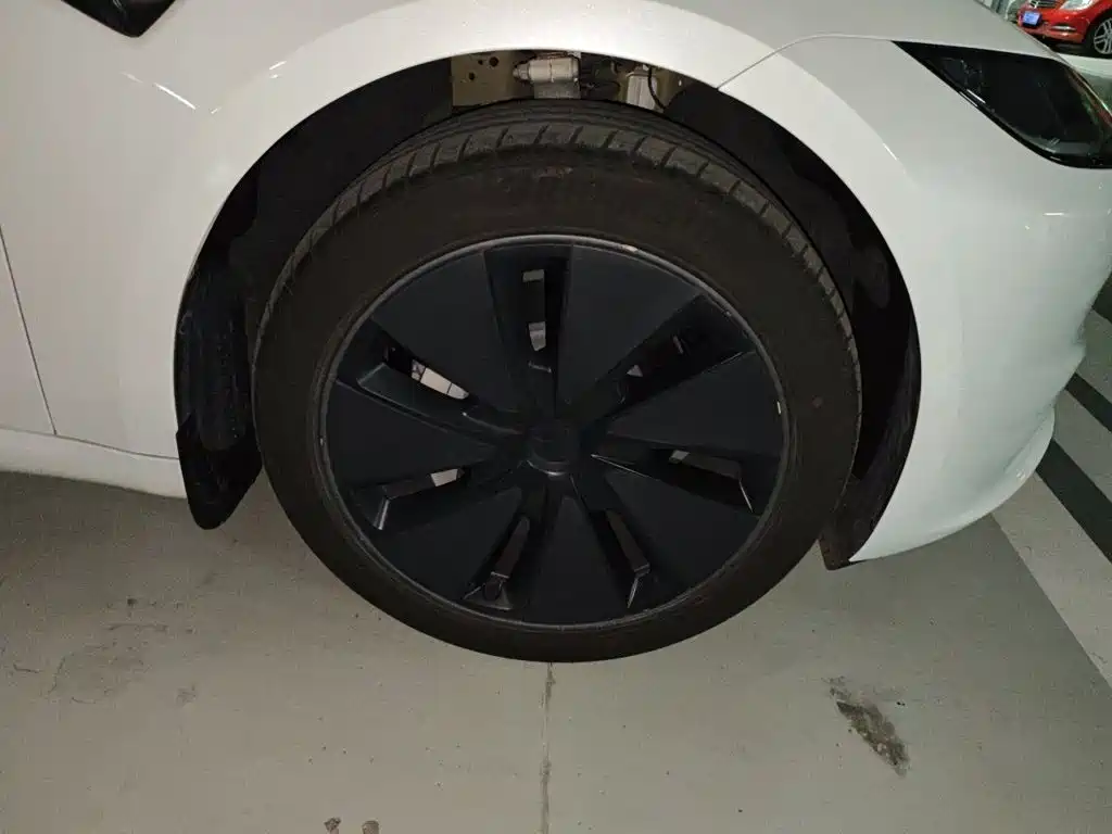 Tesla Model 3 — миниатюра 8