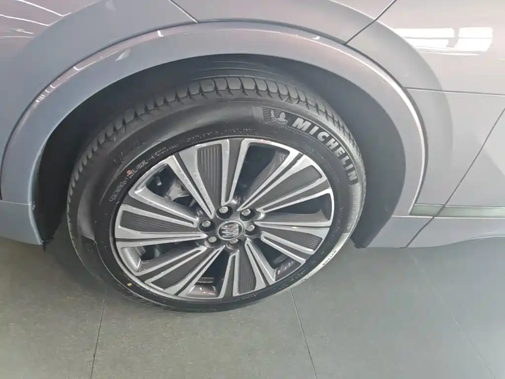 Buick E5 — миниатюра 23