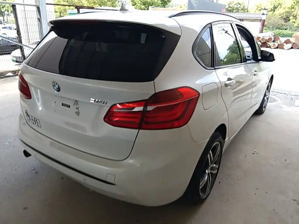 BMW 2 Series Active Tourer — миниатюра 7