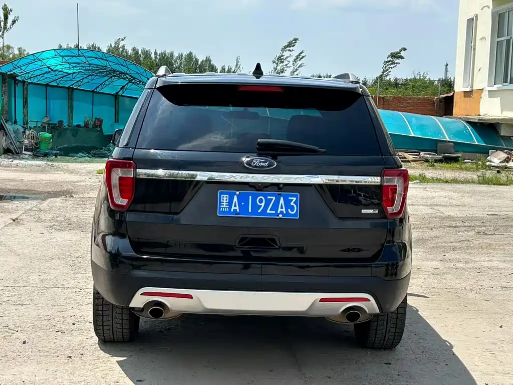 Ford Explorer (Import) — миниатюра 5