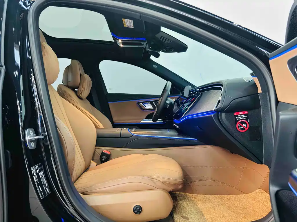 Mercedes-Benz E-Class — миниатюра 31