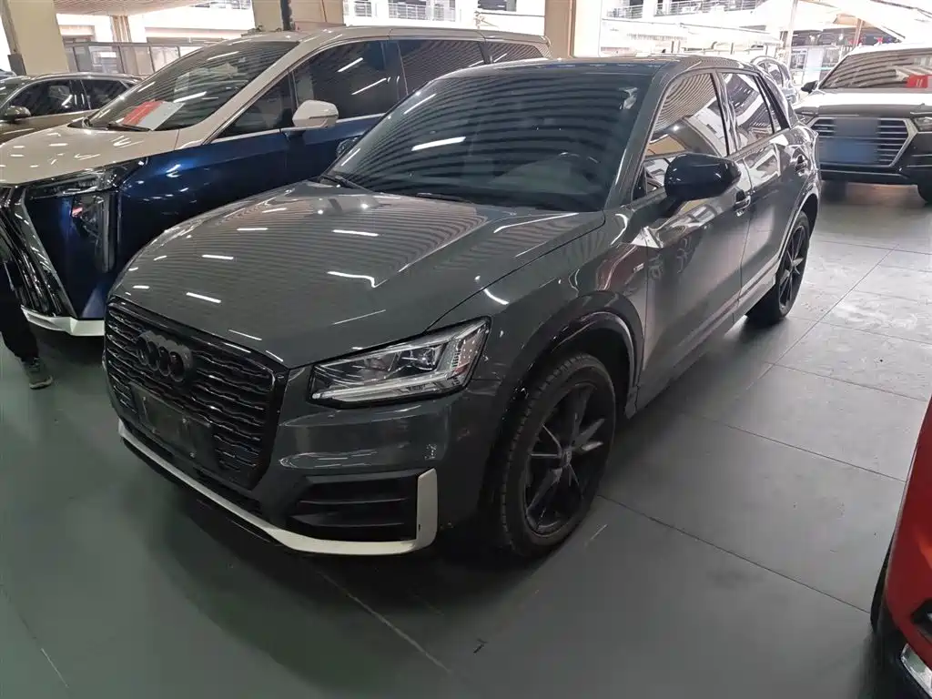 Audi Q2L 2019
