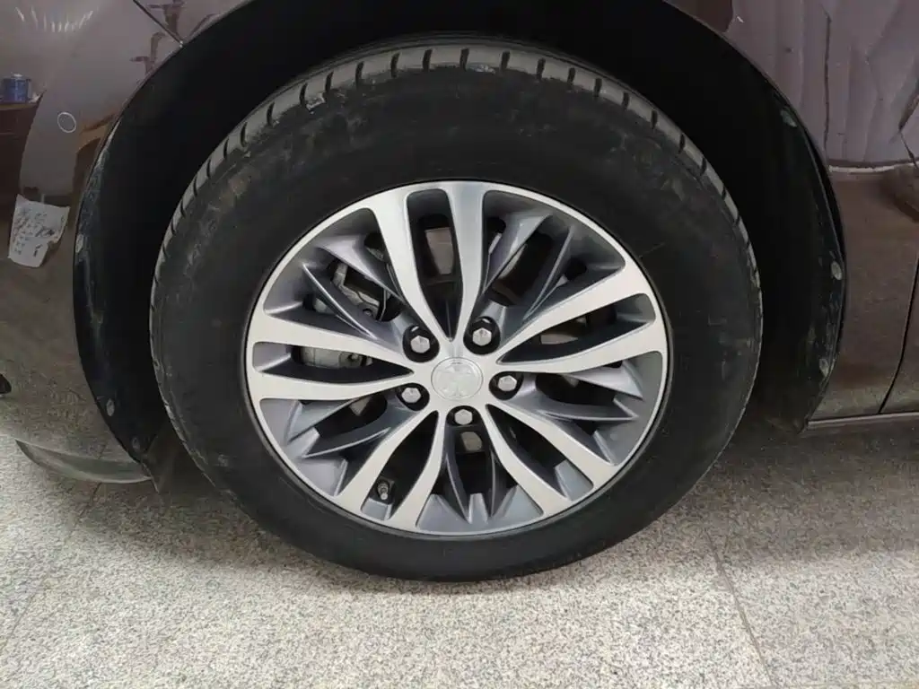 Buick GL8 — миниатюра 23
