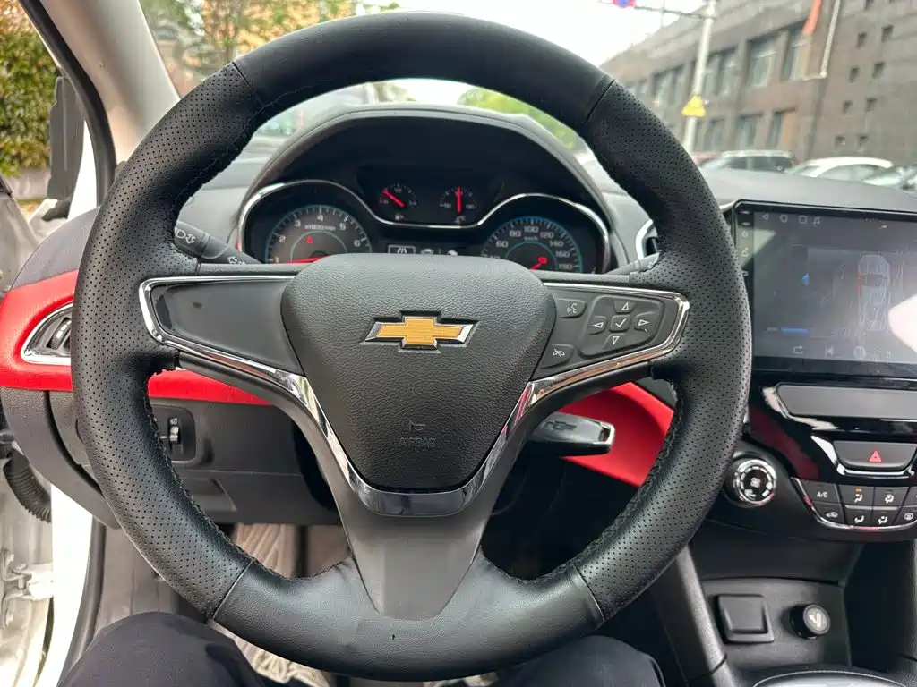 Chevrolet Cruze — миниатюра 13