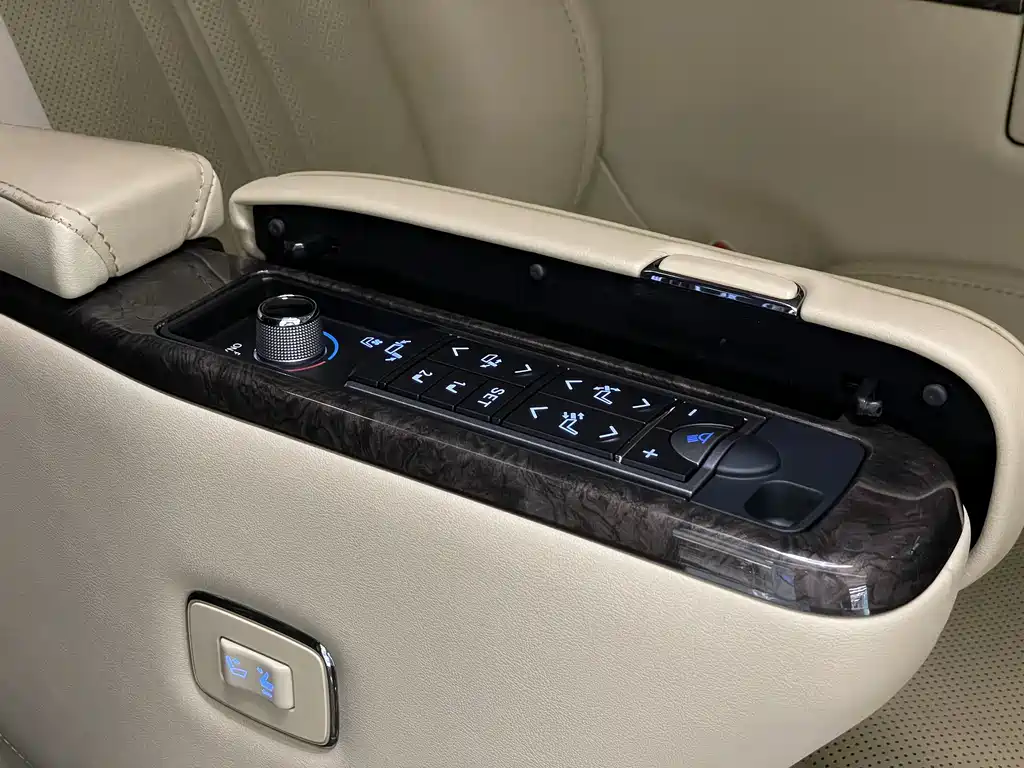 Toyota Alphard — фотографии объявления, Фото 20