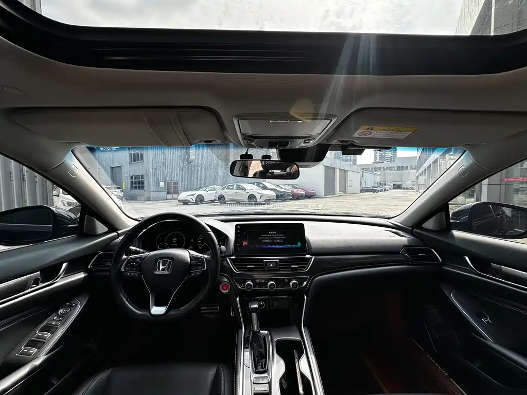 Honda Accord — миниатюра 8