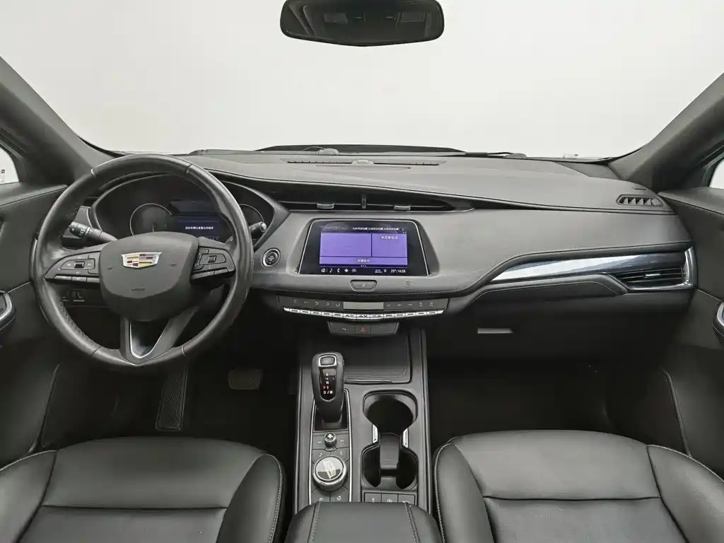 Cadillac XT4 — миниатюра 5