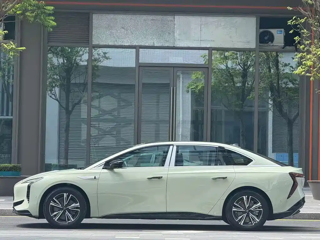Hongqi Hongqi EH7 — миниатюра 10