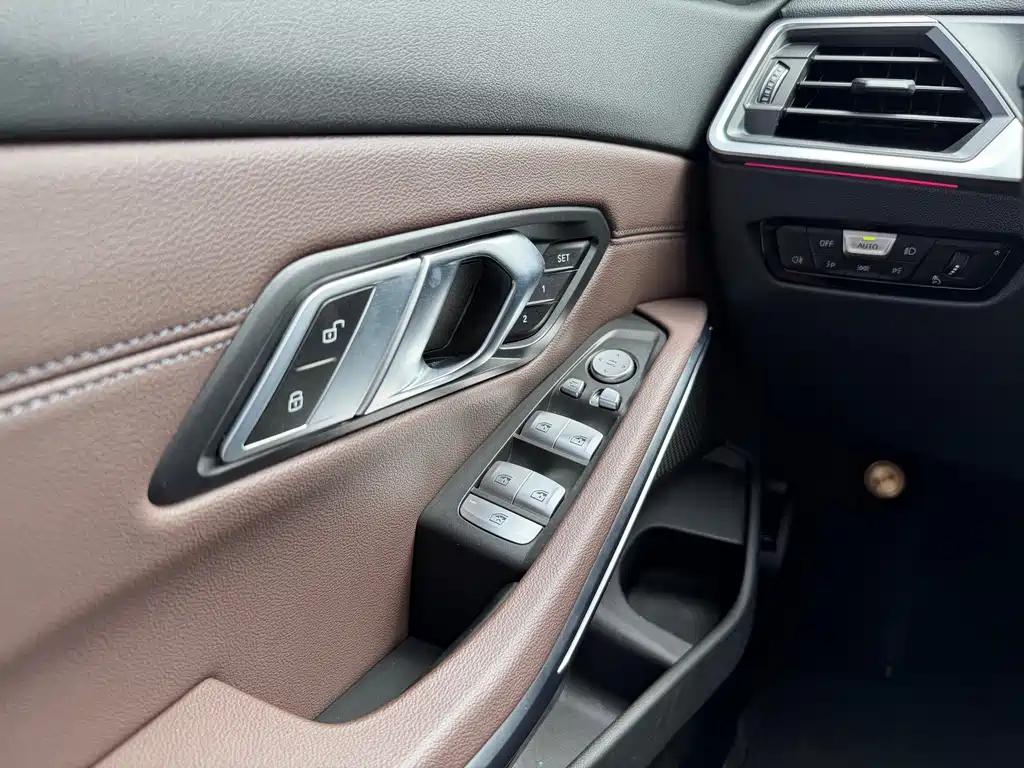 BMW 3 Series — миниатюра 13