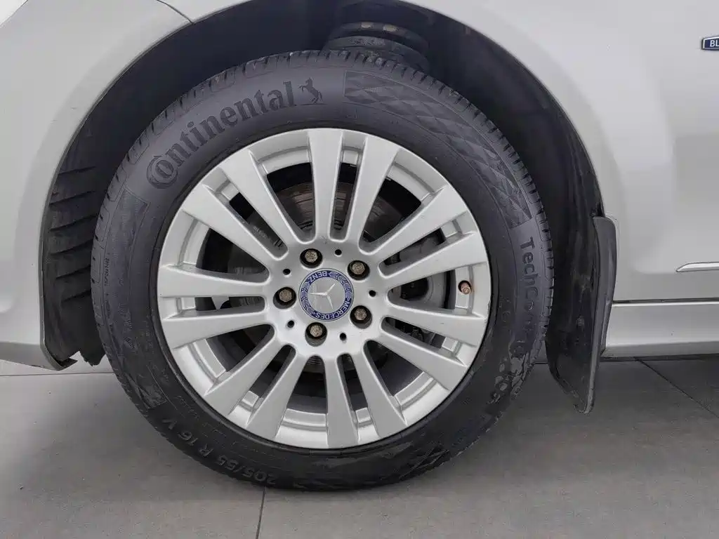 Mercedes-Benz C-Class — миниатюра 17