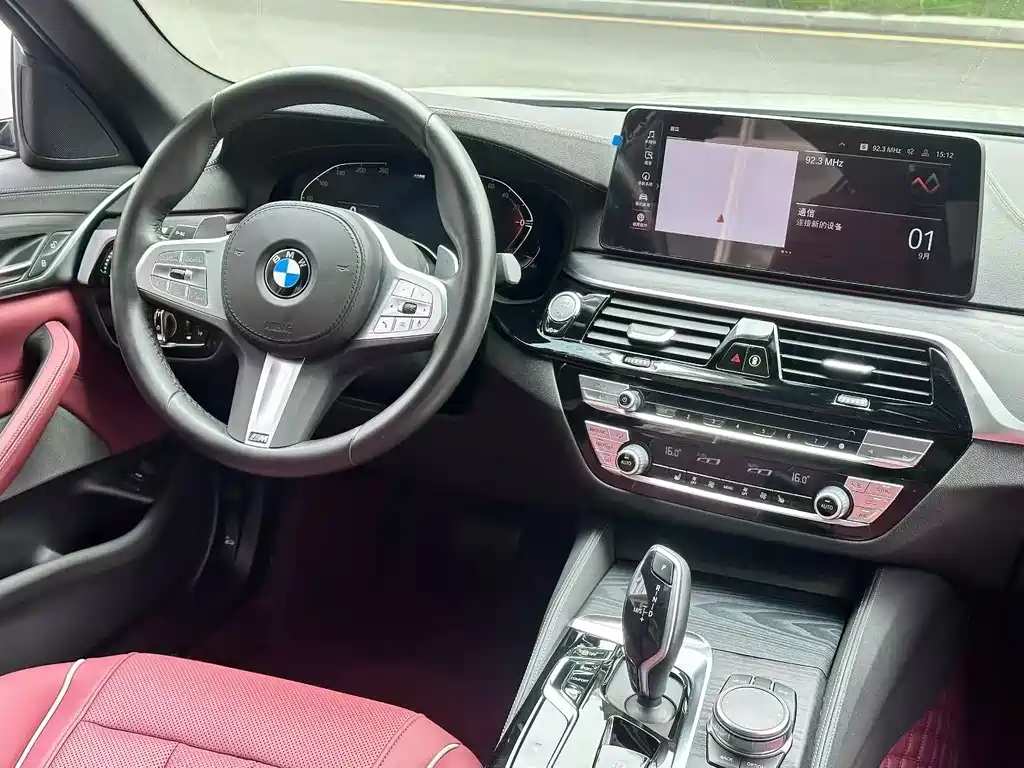 BMW 5 Series — миниатюра 6