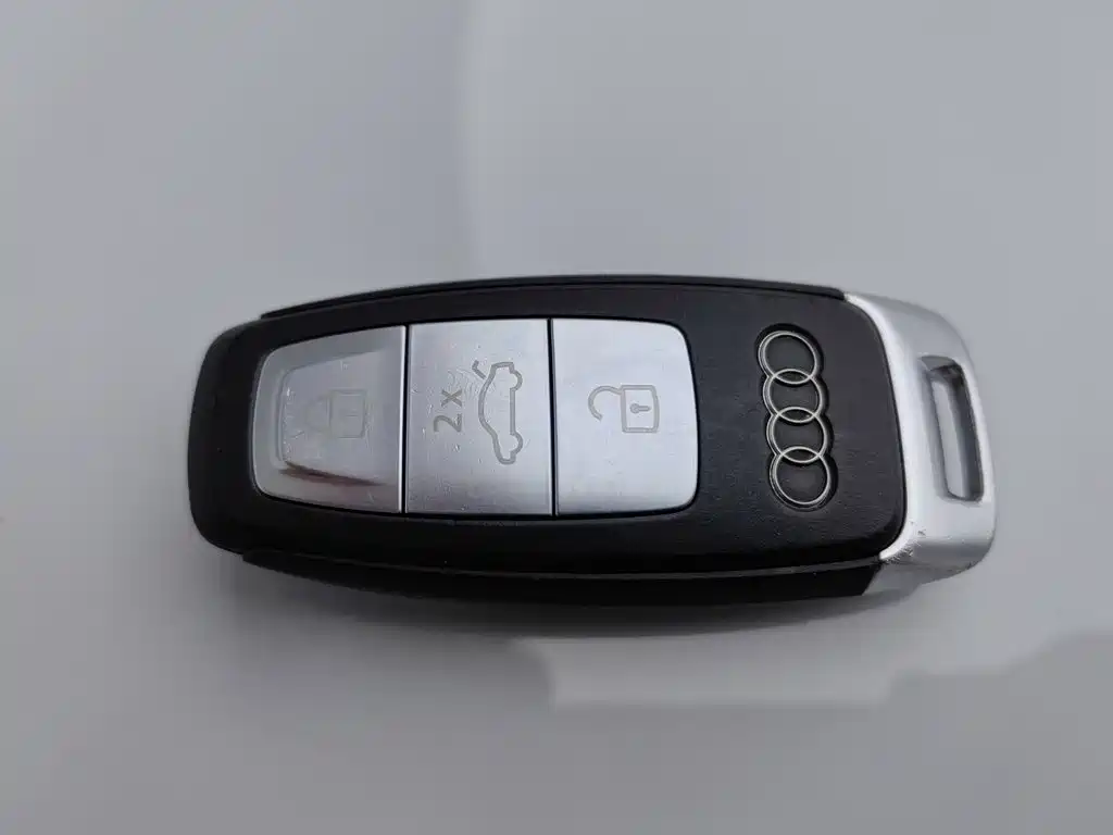 Audi Q4 e-tron — миниатюра 19