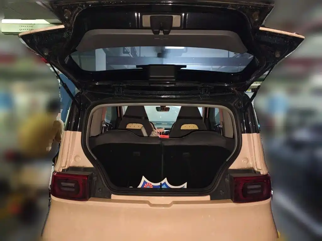 Wuling MINIEV — миниатюра 10