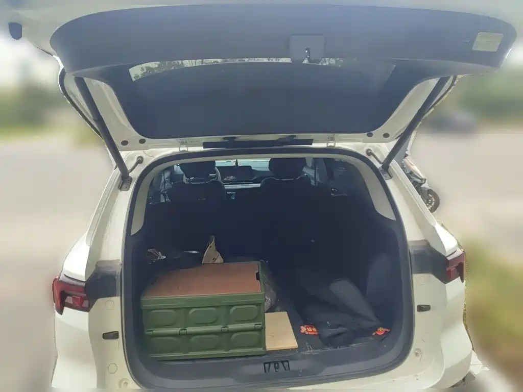 Ford Equator Sport — миниатюра 20