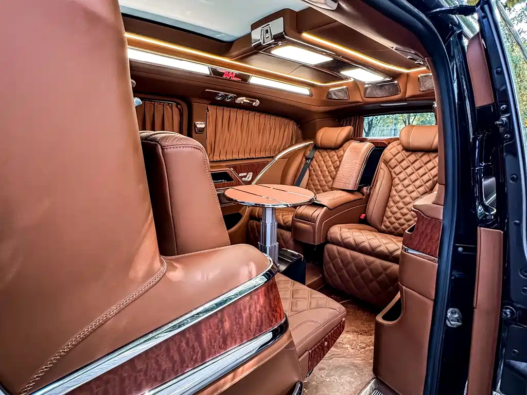 Mercedes-Benz V-Class 2021 — фото 13