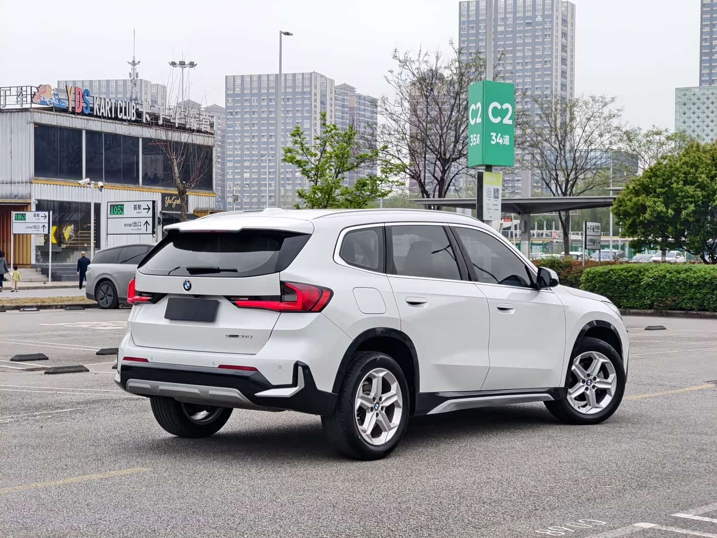BMW X1 1.5 л 2023 г. Белый, пробег 28000 км