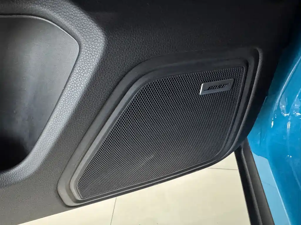 Porsche Macan — миниатюра 5