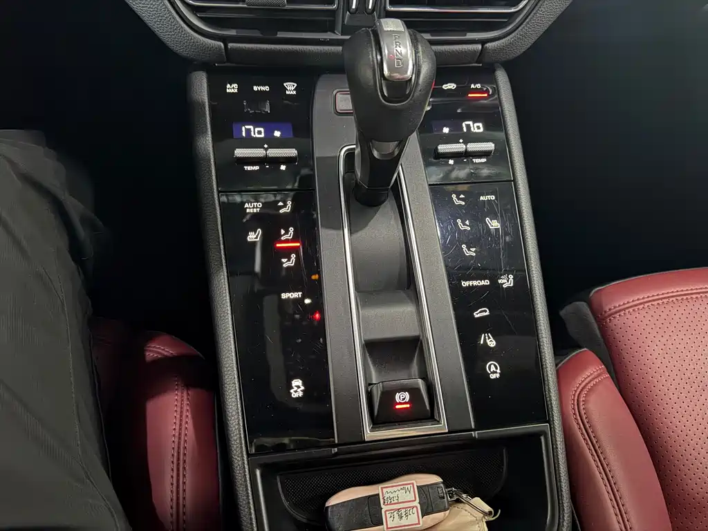 Porsche Macan — миниатюра 15