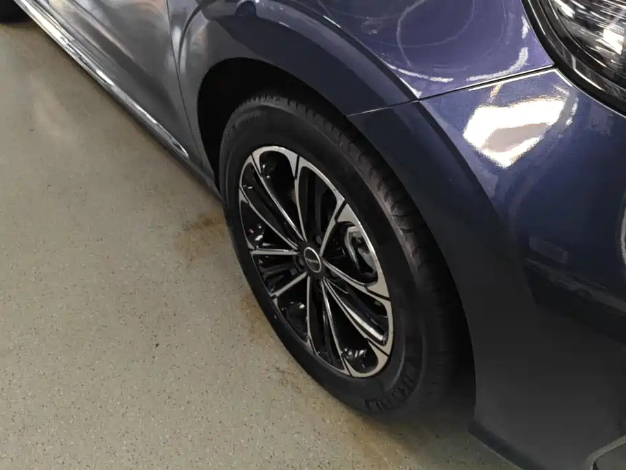 Roewe iMAX8 — миниатюра 6