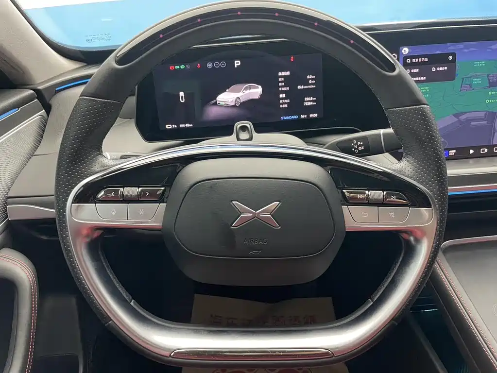 XPeng P7 — миниатюра 20