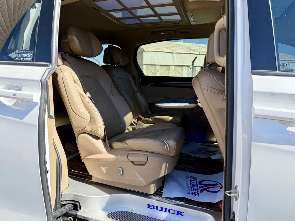 Buick GL8 — миниатюра 13