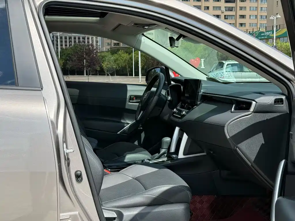 Toyota Frontlander — миниатюра 4