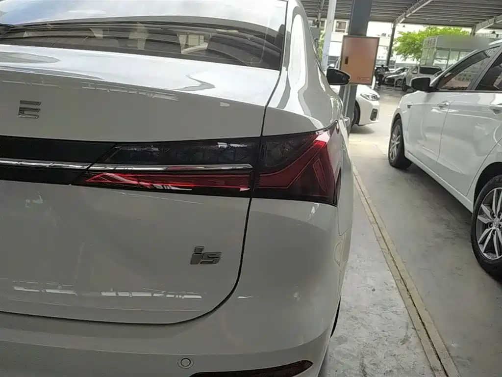 Roewe i5 2023 1.5L MT