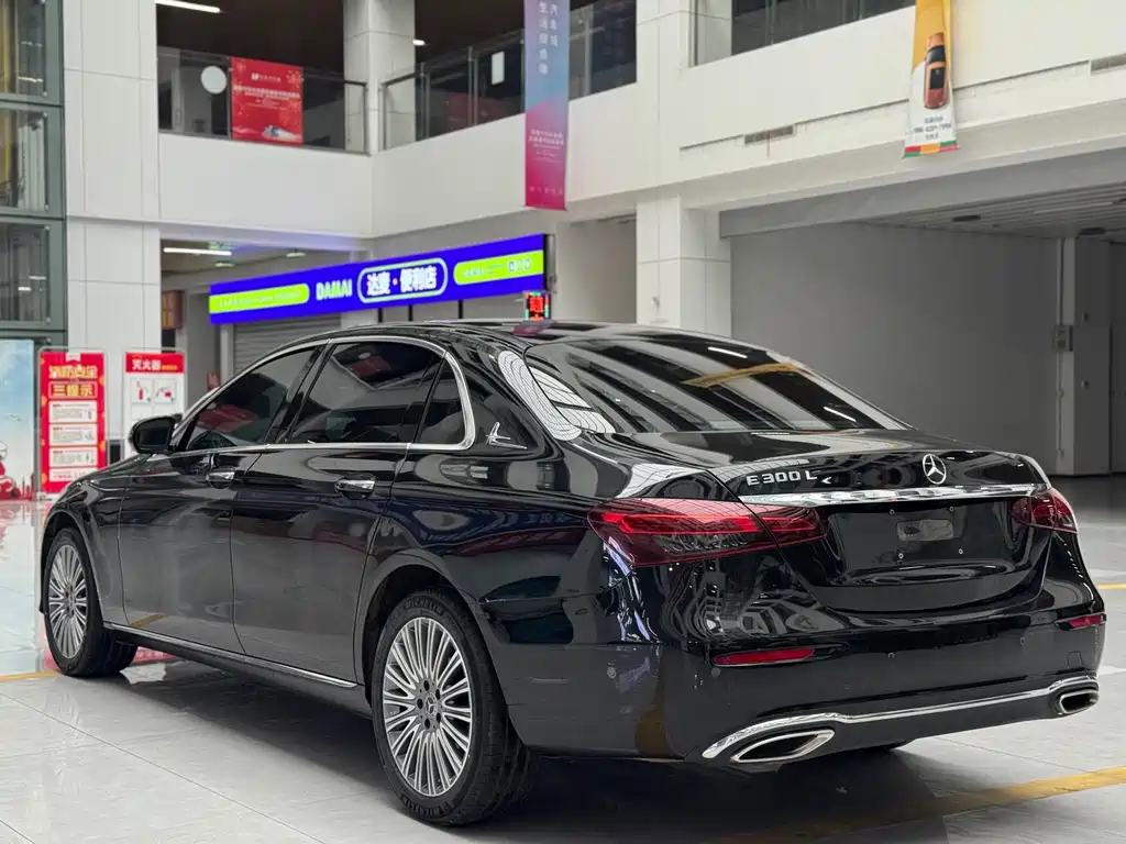 MERCEDES-BENZ E CLASS