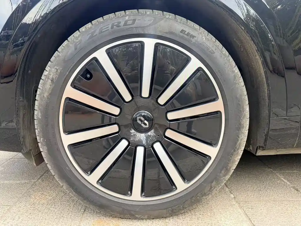 AITO ASK THE WORLD M9