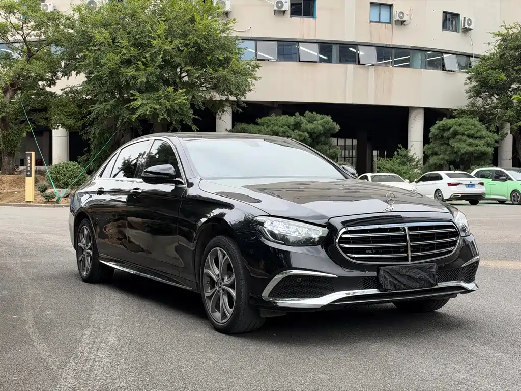 Mercedes-Benz E-Class — миниатюра 3