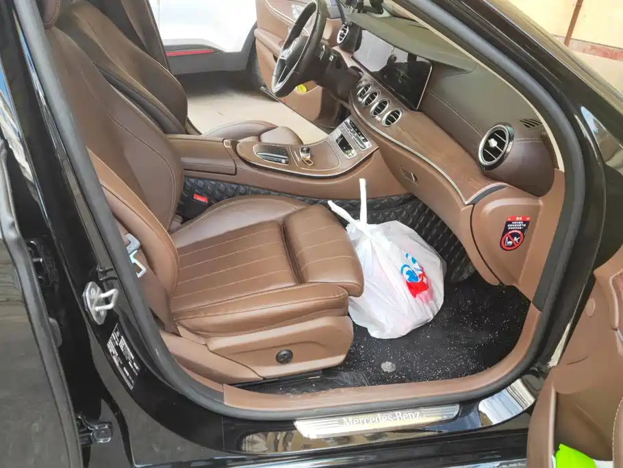 Mercedes-Benz E-Class — миниатюра 8
