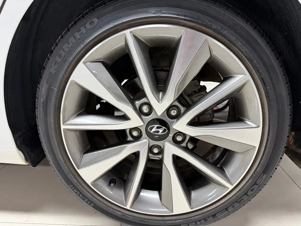 Hyundai Elantra Langdong — миниатюра 13